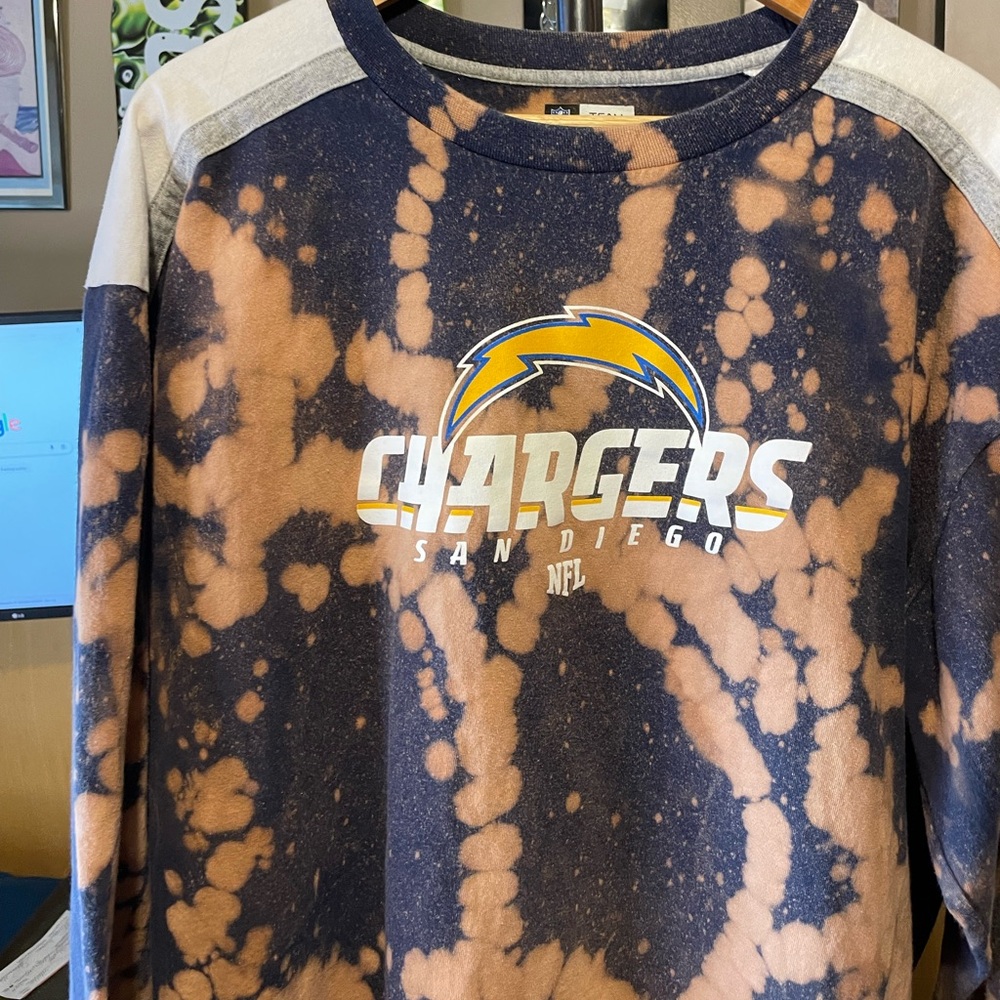 San Diego Chargers long sleeve custom bleach splatter men’s size XXL